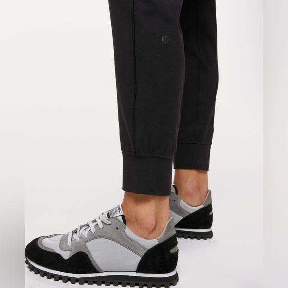 SOLD Lululemon Ready To Rulu Pant *29" in Black Size 2 - Picture 3 of 6
